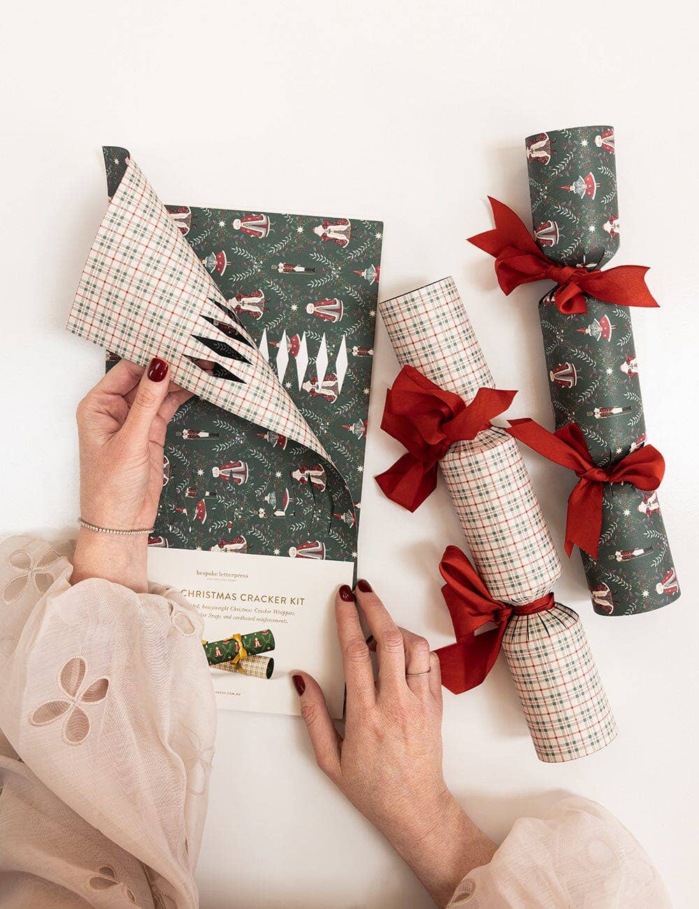 Christmas Cracker Kit 10 Pack - Mr & Mrs Claus