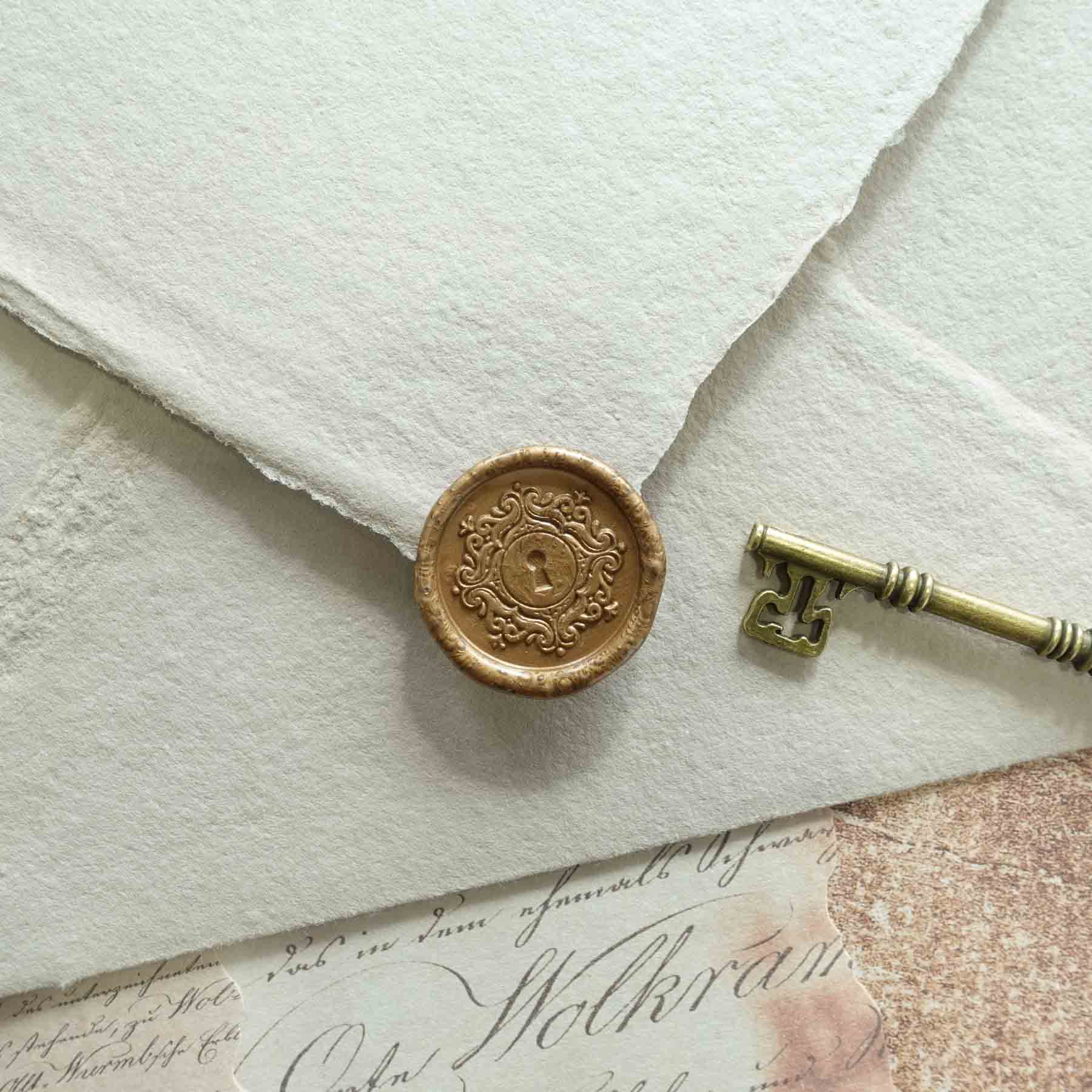 Keyhole wax seal stamp