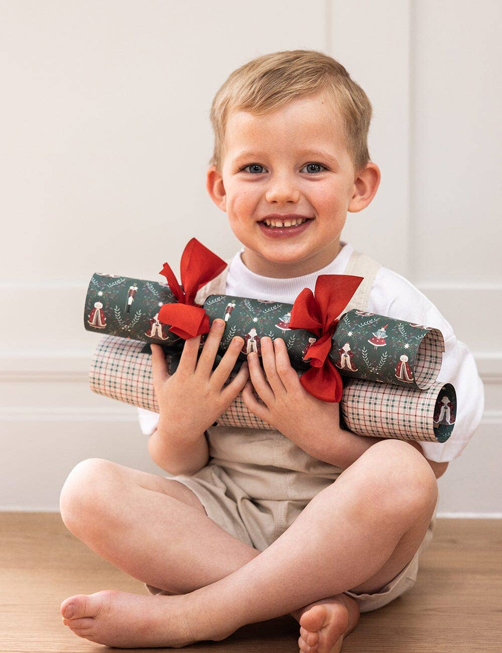 Christmas Cracker Kit 10 Pack - Mr & Mrs Claus