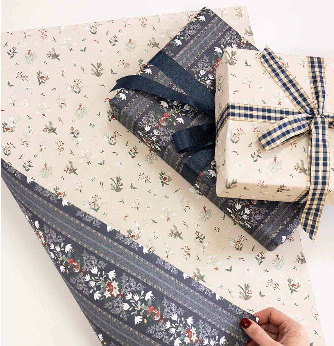 Heirloom Holly/ Christmas Birds Double Sided Gift Wrap