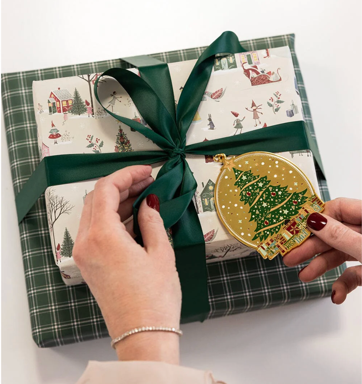 Christmas Winter Wonderland/ Spruce Tartan Double Sided Gift Wrap