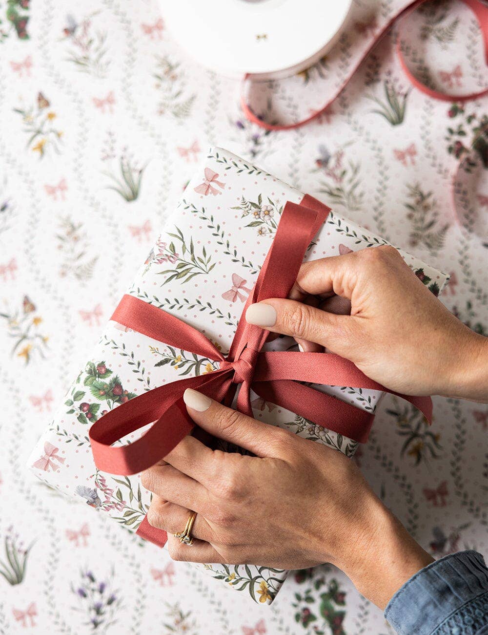Dainty Petals/ Garden Reverie Double Sided Gift Wrap