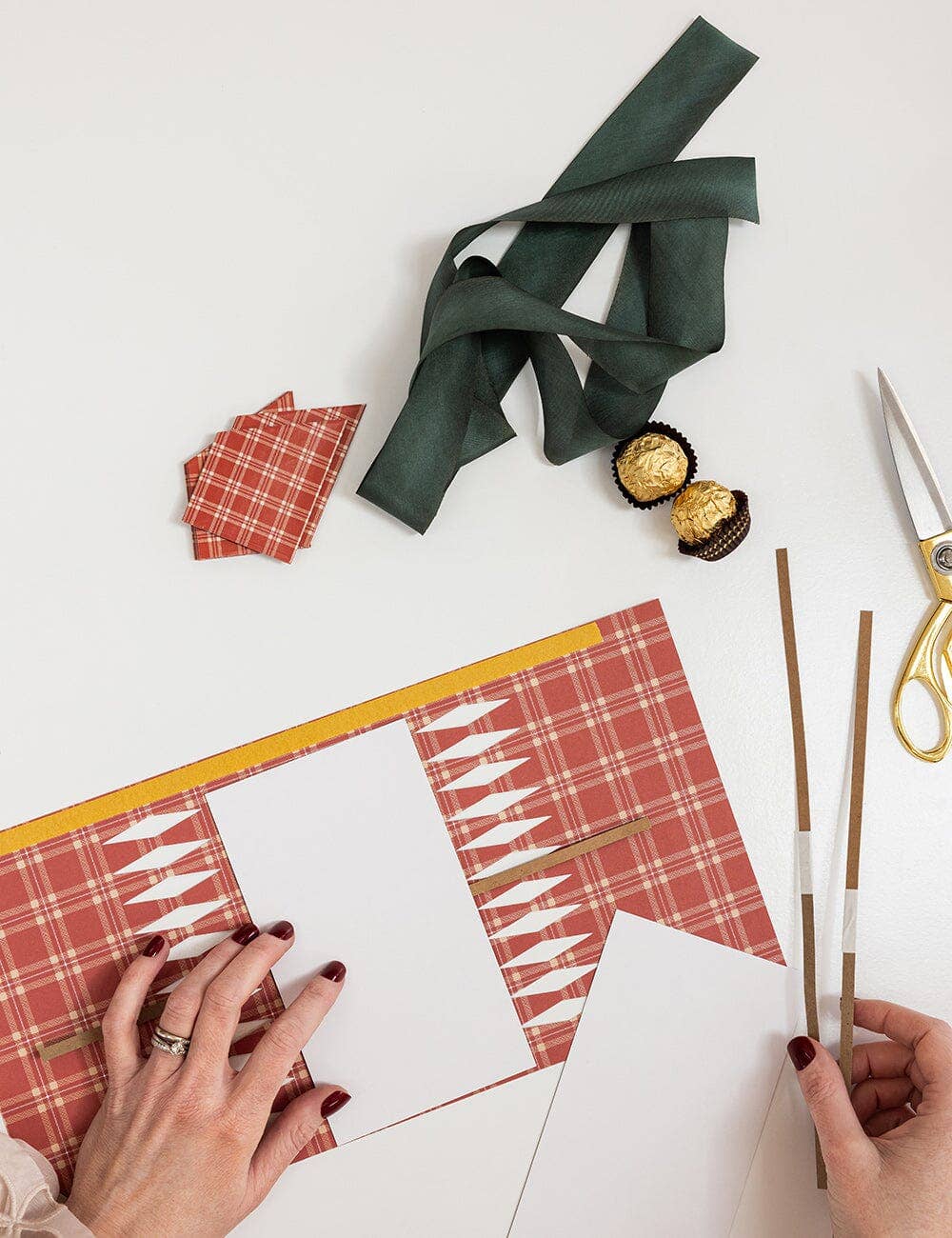 Christmas Cracker Kit 10 Pack - Heirloom Holly