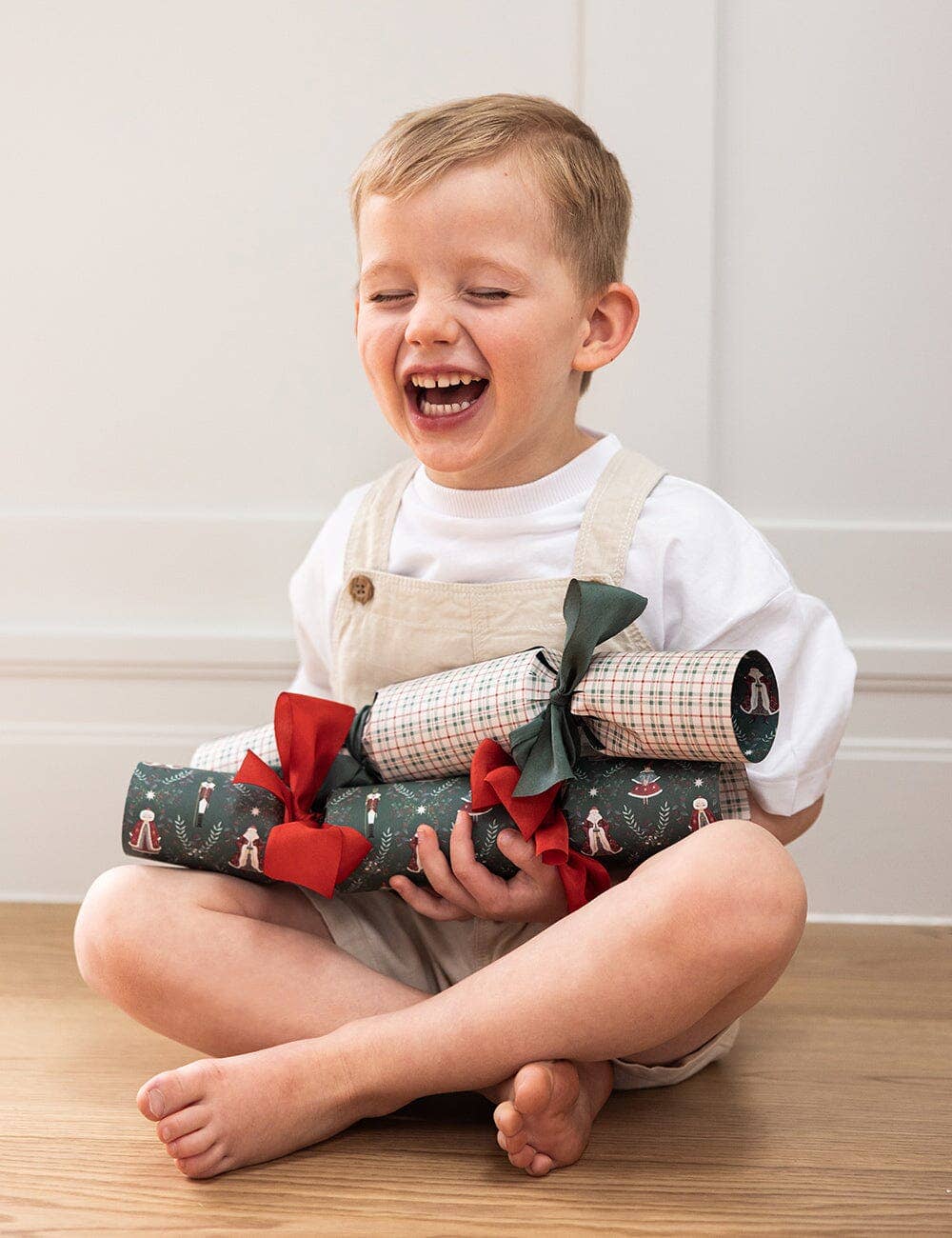 Christmas Cracker Kit 10 Pack - Mr & Mrs Claus