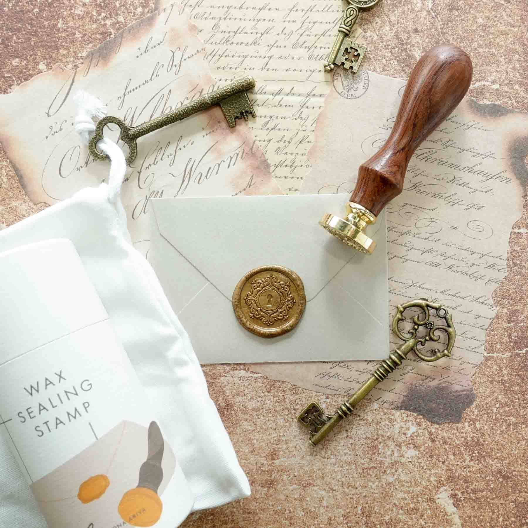 Keyhole wax seal stamp